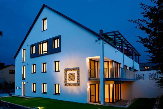 sonnenhaus front night sonnenhaus front night